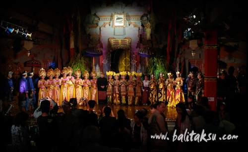 Performance Day 2 - All Artists Mengenang Sang Guru