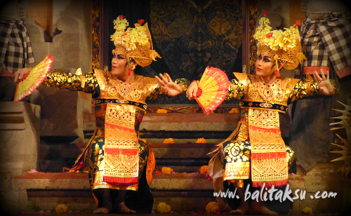 Pentas pertama - Legong Nandira Indra Maya - oleh penari pria
25th Jan 2015 Genta Bhuana Sari,Peliatan