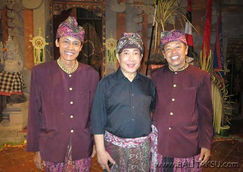 -Mr.Guruh appeared in the performance venue