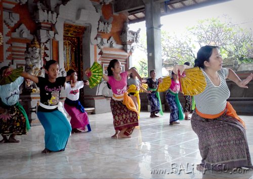 Dance Rehearsal Using a Fan