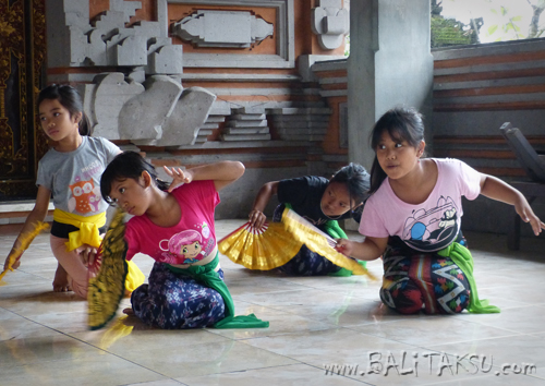 Dance Rehearsal Using a Fan